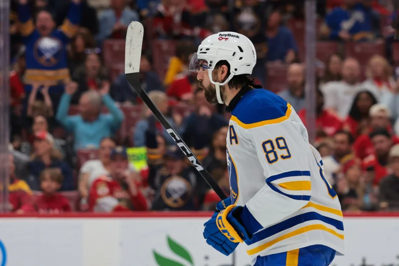 David Kampf: Sabres send Alex Tuch to Capitals in 8-year deal