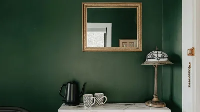 William Hanson warns of 18:00 hotel habits that rankle guests