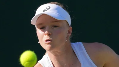 Zeynep Sönmez Beats Harriet Dart 4-6, 6-2, 7-5