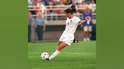 Mia Hamm Praises 4-1 Win Over Paraguay in Los Angeles