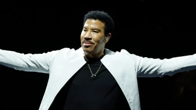 Lionel Richie cuts St. Paul show short at 77 — How Old Is Lionel Richie