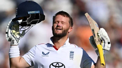 Jamie Smith and Ben Duckett steer England to 223-2
