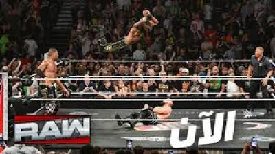 Seth Rollins Beats Bron Breakker in Steel Cage Match