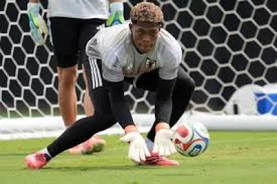 Zion Suzuki deal races with Leeds United ahead of Aston Villa — Suzuki Goalkeeper