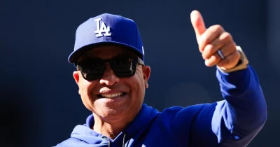 Dave Roberts Reaches 1,000 Wins as Dodgers Beat Athletics 9-3