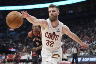 Dean Wade draws Sixers interest before 6 p.m. ET Tuesday