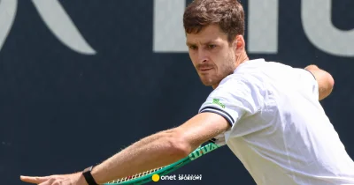 Hubert Hurkacz takes first set over Sebastian Ofner at Wimbledon