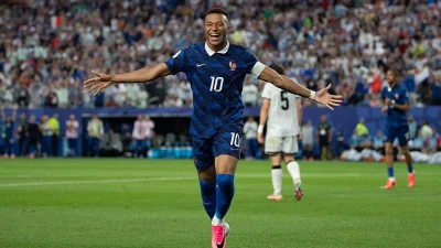 Kylian Mbappé scores twice, sets World Cup knockout record