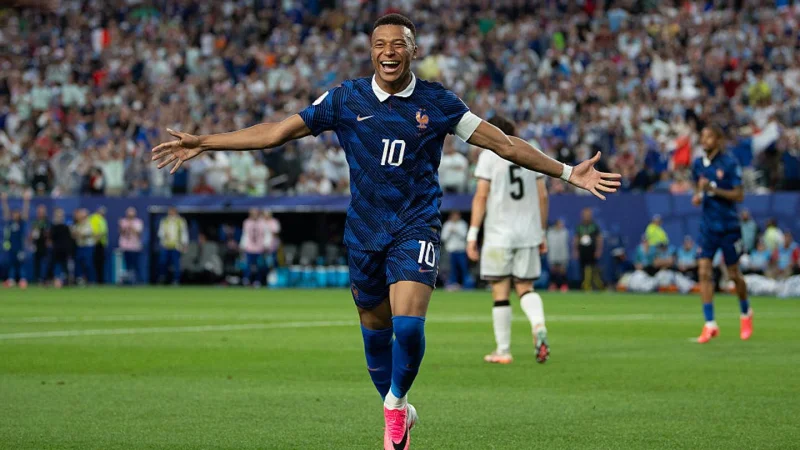 Kylian Mbappé scores twice, sets World Cup knockout record