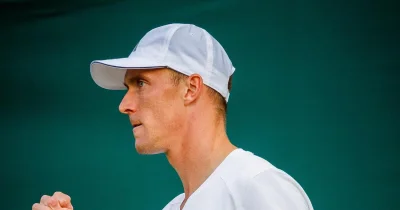 Jan Choinski beats Vit Kopriva 6-3, 7-5, 6-2 at Wimbledon