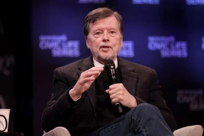 Ken Burns Says 250-Year Celebration Starts With 1 Reading