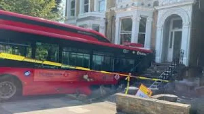 Notting Hill bus crash damages St Quintin Avenue home