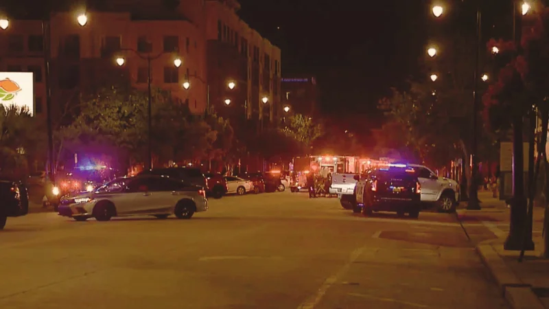 Pensacola Police say 1 dead, 5 injured in Pensacola Shooting