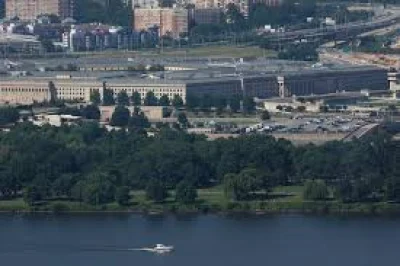 Pentagon limits Stars And Stripes comics and wire services
