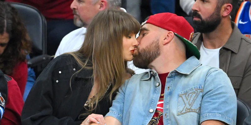 Taylor Swift Drives Taylor Travis Wedding Fan Pastry Frenzy Outside Madison Square Garden