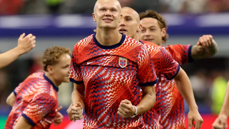 Erling Haaland Makes Wild Bill's Western Store Stop in Dallas for Haaland Norway Jersey