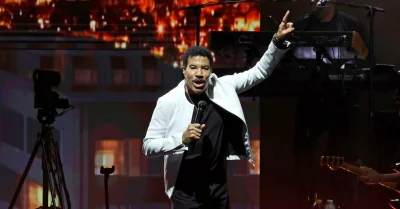 Lionel Richie Postpones Chicago and Columbus Shows After Saint Paul Spell — Lionel Richie Concerts Postponed