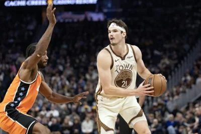 Golden State Warriors Pass on Center, Opening Quinten Post Path