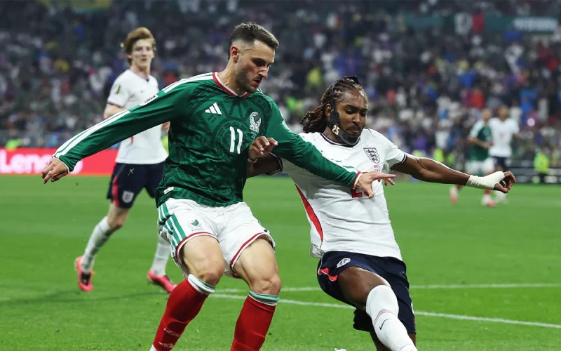 Santiago Gimenez ankle sprain threatens Ac Milan summer plans