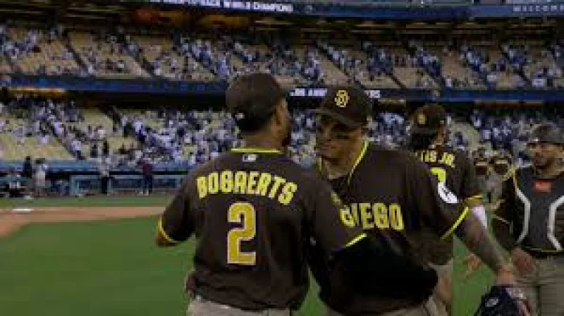 Manny Machado powers Padres past Dodgers in Dodger Game win that ends seven-game skid
