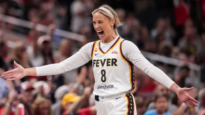Sophie Cunningham gains ground in WNBA Sixth Player of the Year race as Chennedy Carter is slowed by missed time