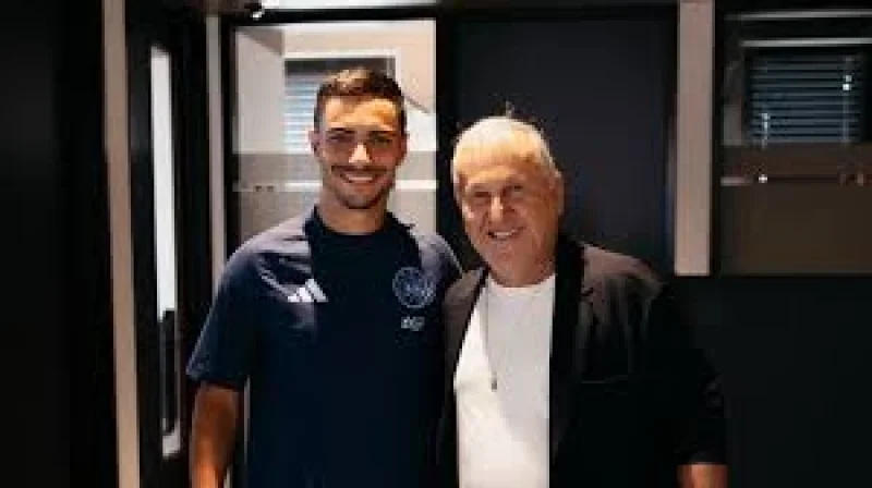73-year-old Zico visits Ajax in Amsterdam