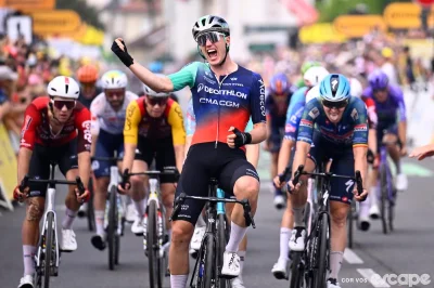 Olav Kooij wins Tour de France stage 5 in Pau after crash splits sprint finish
