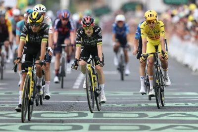 12-second gap erased by the three-second rule as Tadej Pogačar and Jonas Vingegaard finished level on stage 5
