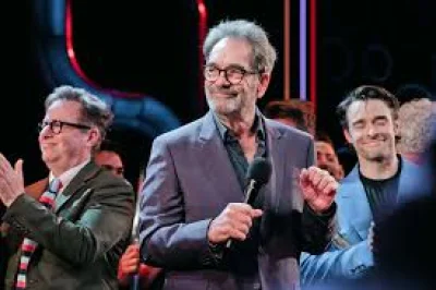 Huey Lewis Says His Huey Lewis Deafness Condition Ends Music at Home