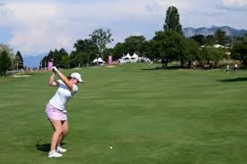 Lottie Woad leads by one after 64 as Nelly Korda misses cut at Evian Championship
