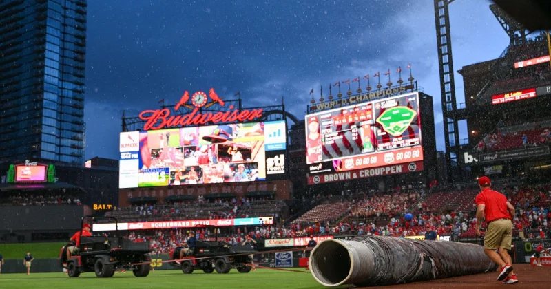 Jimmy Crooks' late home run lifts the Cardinals past the Braves in 2-1 win