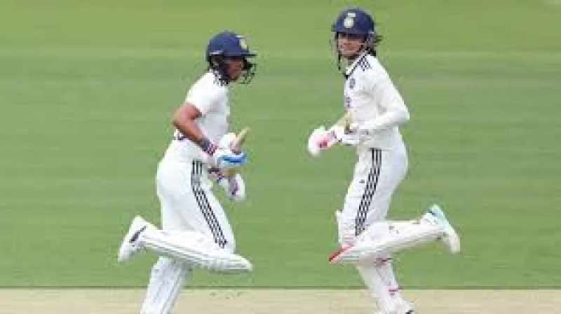 Mady Villiers scores first Test runs at Lord’s as England rebuilds