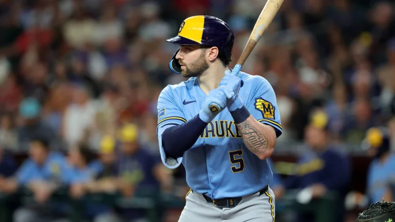 Aug. 3 trade deadline outfield crunch could force Sal Frelick into a new Brewers role