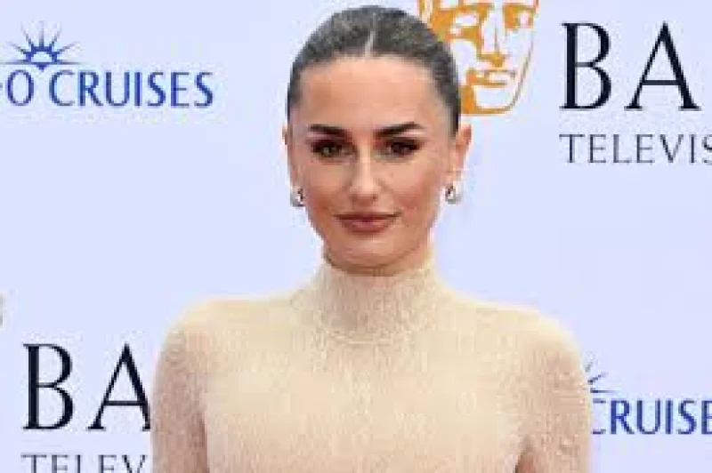 Amber Davies asks removal after front-row filming in Dublin