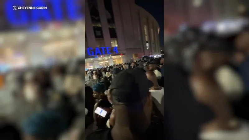 Jay-z Concert Nyc Removal Claims Follow $3,000 Front-Row Buy