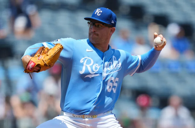 Leody Taveras aside, Vinnie Pasquantino returns fifth for Royals on 7/11