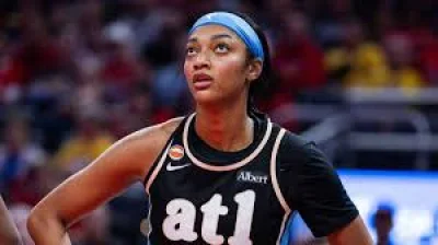 Lisa Leslie reaction? Angel Reese draws 16 photo requests in 10 minutes at Gateway Center Arena