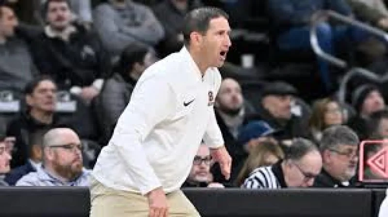 Mike Martin joins Michigan staff after 13 seasons at Brown — College Basketball