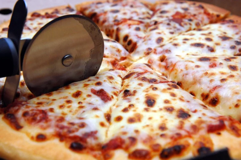 Eric Lefebvre orders 68 Papa Murphy Pizza Store Closures over nine months
