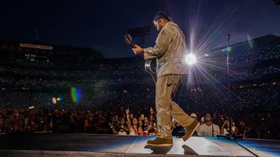 Noah Kahan Chicago ends with four sold-out Fenway nights