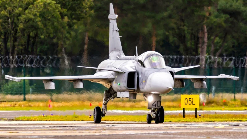 Pete Hoekstra presses Canada on Saab JAS 39 Gripen and 88 F-35A