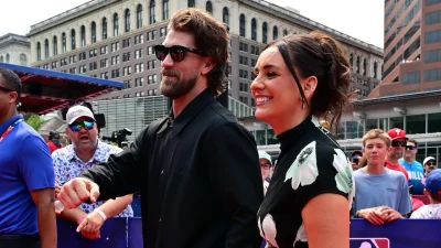 Chelsea Freeman’s green satin mid-length dress stood out on the All-Star red carpet — Verlander Wife
