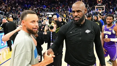 Stephen Curry makes public pitch for LeBron James to join the Warriors