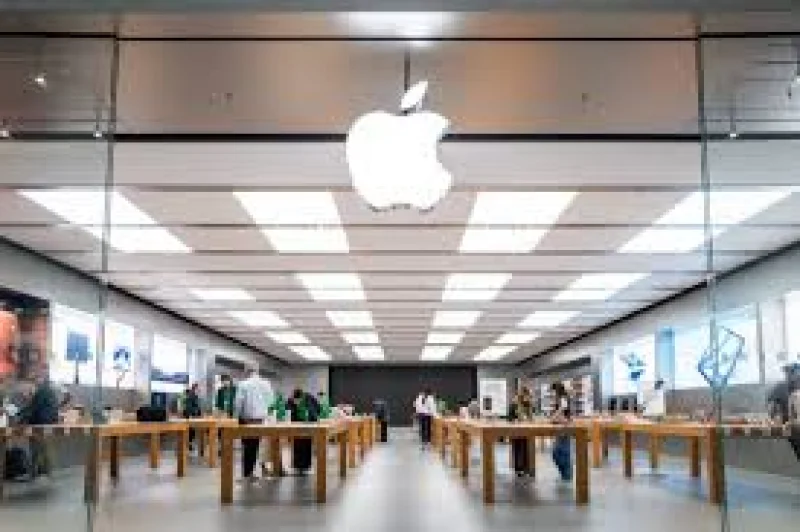 Brandon Nispel cuts Apple to underweight as Aapl Stock valuation strains