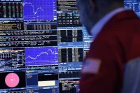 Bryan Steil sets House vote on 84-signature stock ban — Congress House