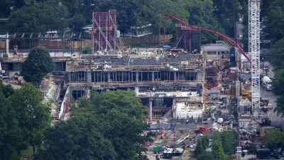 Donald Trump backs White House South Lawn helipad, photo shows intact residence