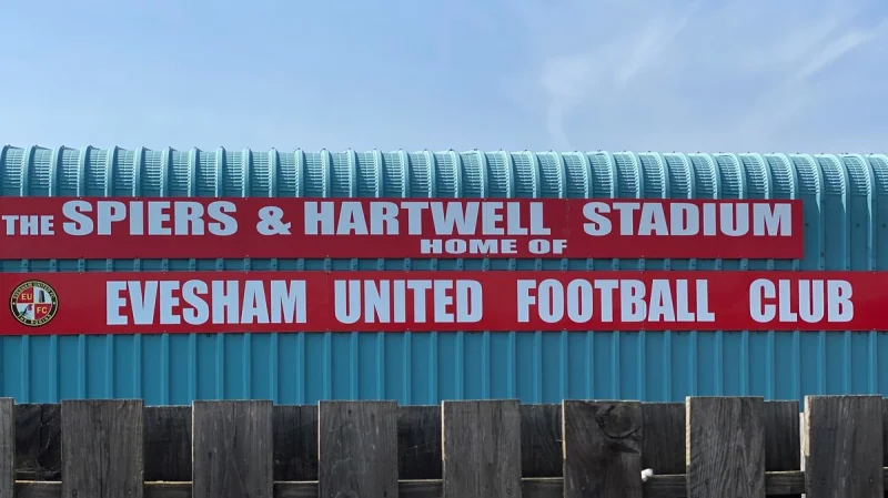 Cheltenham Town's opening pre-season friendly at Evesham United gives Steve Cotterill an early look — Evesham United Vs Cheltenham