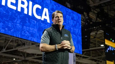 Jim Farley Says Ford Motor News Shows U.S. Plants Lead Catch-Up