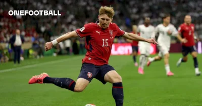 Leeds United open talks for Pavel Sulc as Lyon midfielder is valued at around €25 million