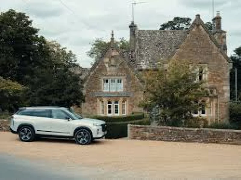 Jaecoo 7 tops UK sales in March, Temu Range Rover gains ground